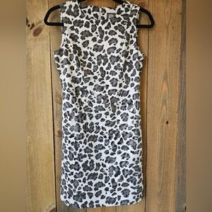 Vince Camuto gray leopard print dress size 2